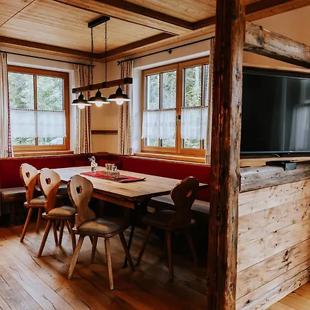 Hoamatgfuehl - By Mynests