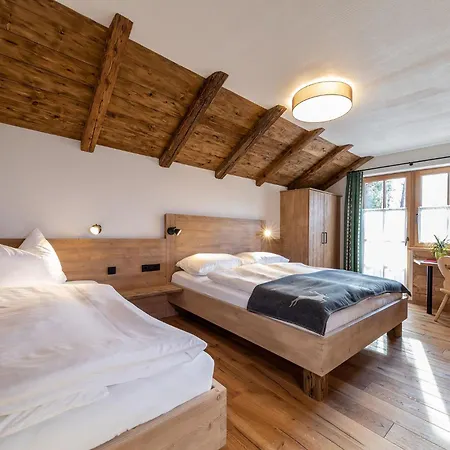 Hoamatgfuehl - By Mynests Alpstuga